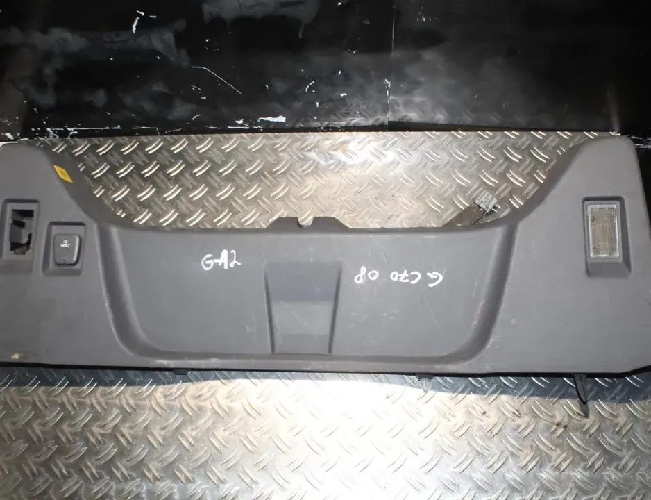 VOLVO C70 2 generation (2005-2013) Отделка багажника 30772400 33332068