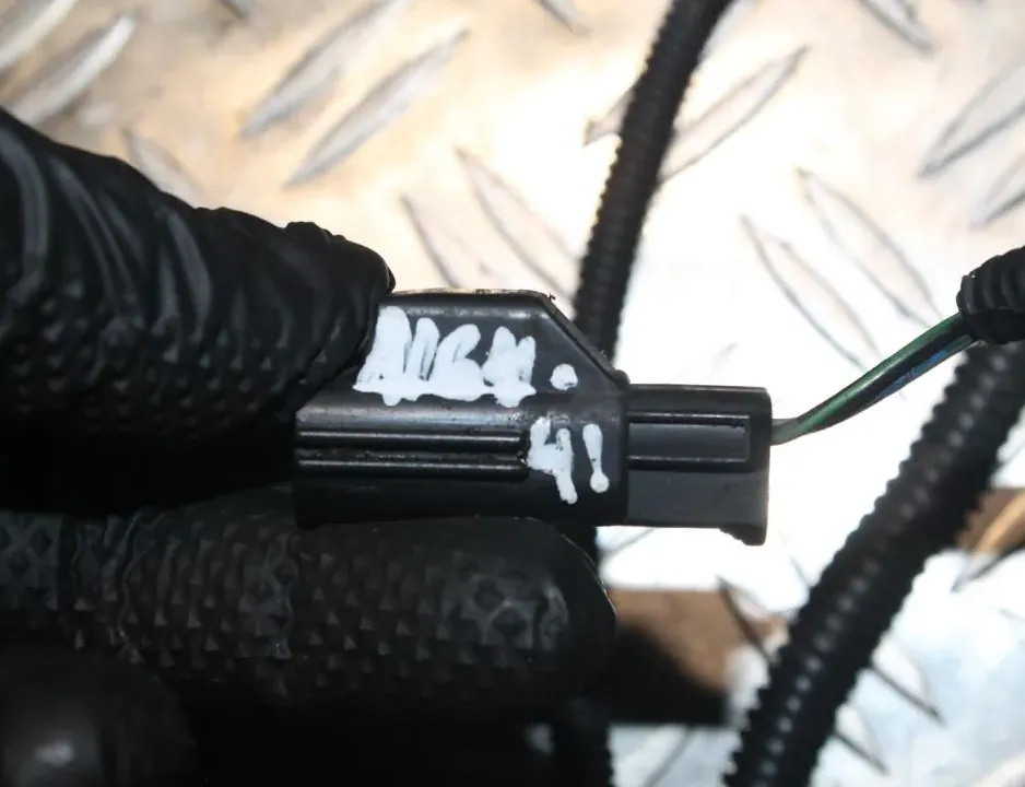 VOLVO XC70 2 generation (2000-2007) Інша проводка лом 30773682 33493515