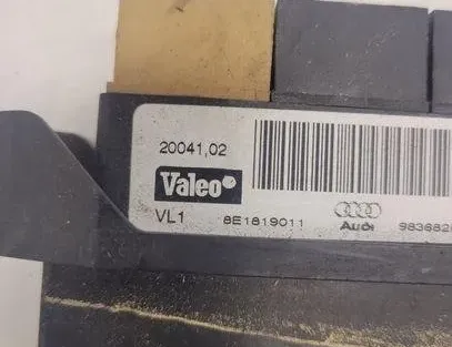 AUDI A4 B7/8E (2004-2008) Электрический радиатор печки салона 8E1819011 23930870