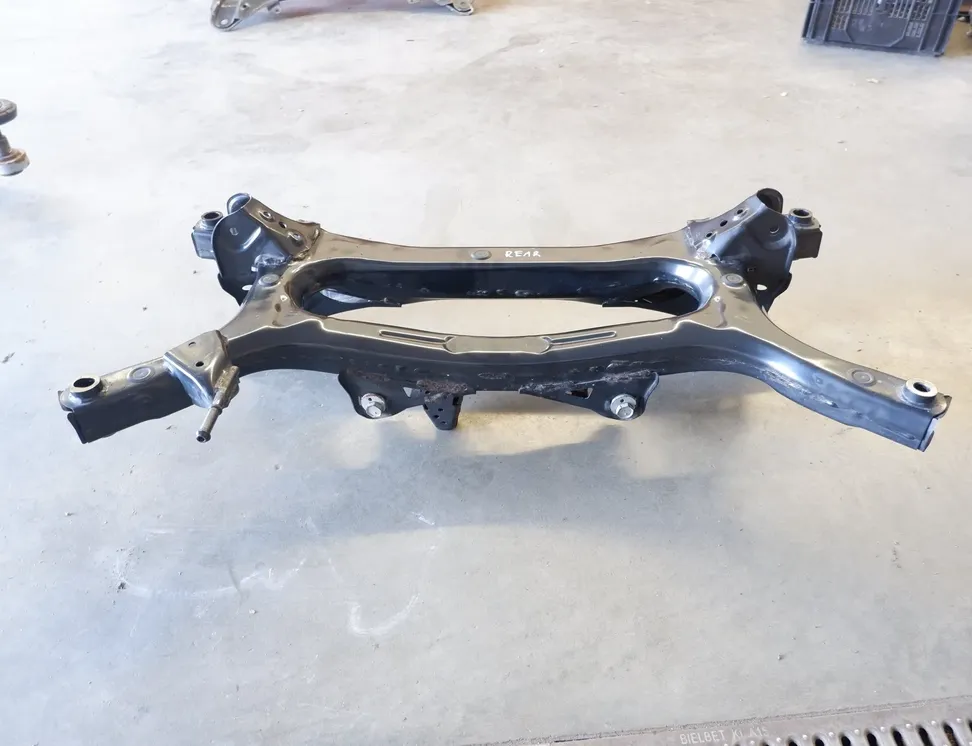 TOYOTA Prius 4 generation (XW50) (2015-2023) Задній підрамник 51206-47012,51206-47011 26370782