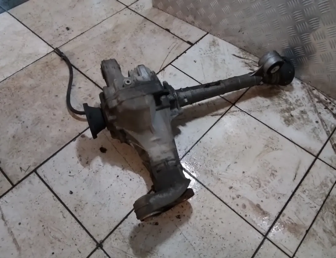 AUDI Q7 4L (2005-2015) Передня роздавальна коробка agt 21845749