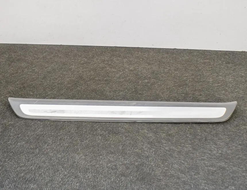 AUDI Q3 8U (2011-2020) Обшивка переднього правого порога 8U0853374A,8U0853374 10924194