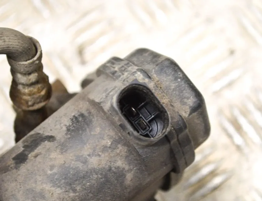 AUDI A5 8T (2007-2016) Задній правий гальмівний супорт 32347485 15530749