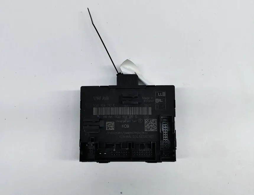 VOLKSWAGEN Golf 7 generation (2012-2024) Блок управления дверей передние левые 5Q0959592B,5Q0959592E 22442124