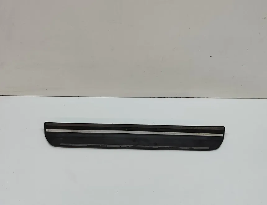 AUDI Q3 8U (2011-2020) Обшивка переднього правого порога 8U0853374C,8U0853374B 30775604