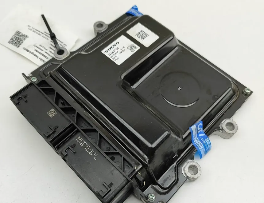 VOLVO V60 2 generation (2018-2023) Блок керування двигуном ECU 32242005 30834140