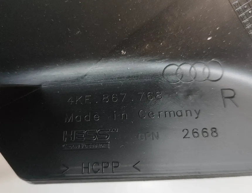AUDI Задня права обробка 4KE867768 31155456