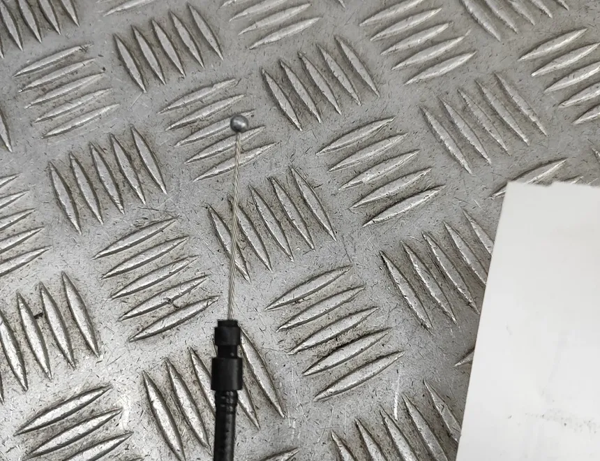 BMW X1 F48/F49 (2015-2023) Кабель блокування капота 7300572 32053713