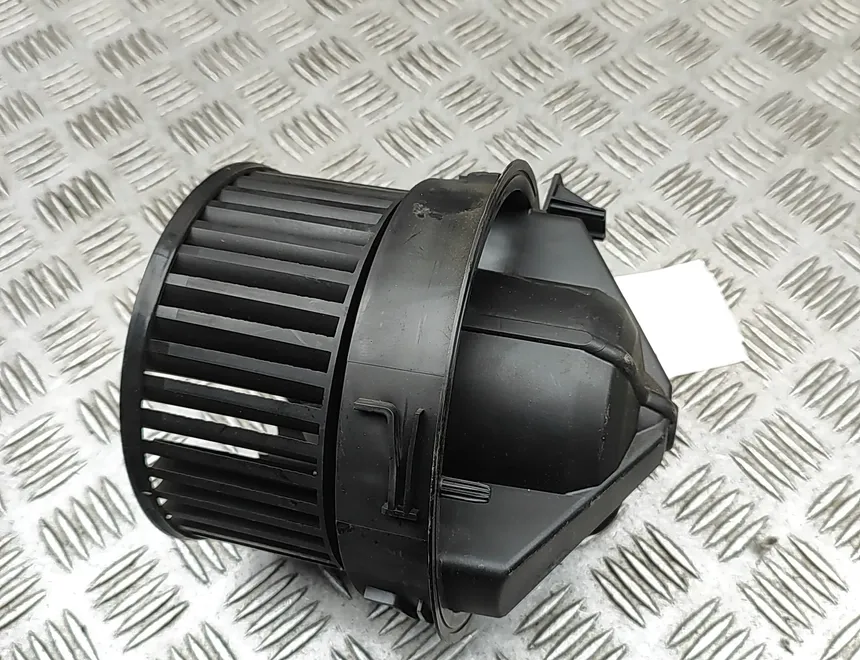 ALFA ROMEO Giulietta 940 (2010-2020) Вентилятор обігрівача 77365569,T1011076K 33095911