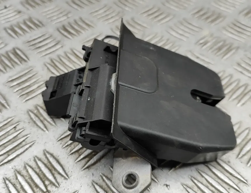 FORD Focus 3 generation (2011-2020) Замок багажника 8M51-R442A66-DC 33151924