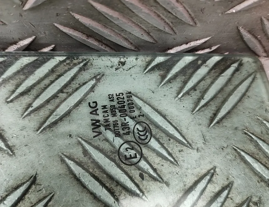 VOLKSWAGEN Crafter 2 generation (2017-2024) Фортка передней левой двери 7C0845115A 33349726