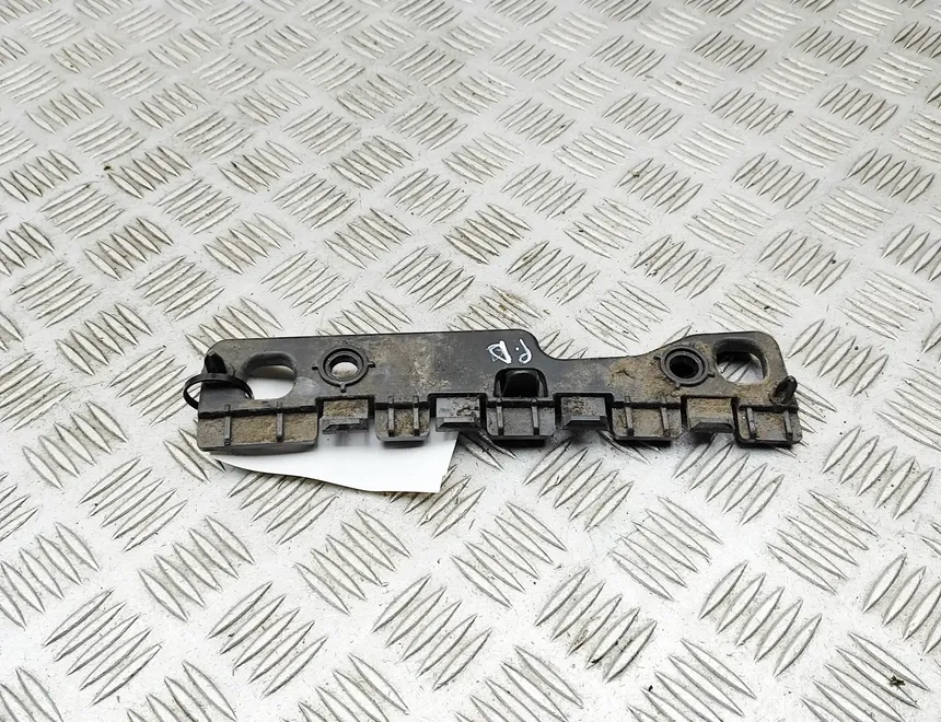 VOLVO V90 2 generation (2016-2024) Передній правий тримач бічної спідниці 31386128 34279792