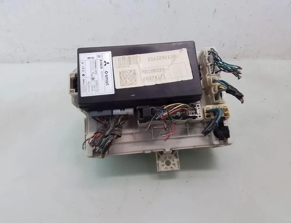 MITSUBISHI Colt 6 generation (2002-2013) Блок запобіжників 8637A171,MN108320 35096451