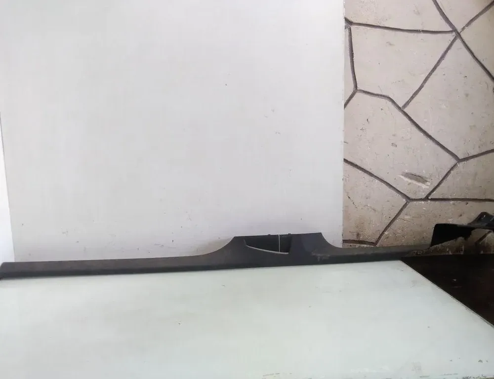 VOLKSWAGEN Passat B7 (2010-2015) Обшивка переднього правого порога 3C0853370 35081664