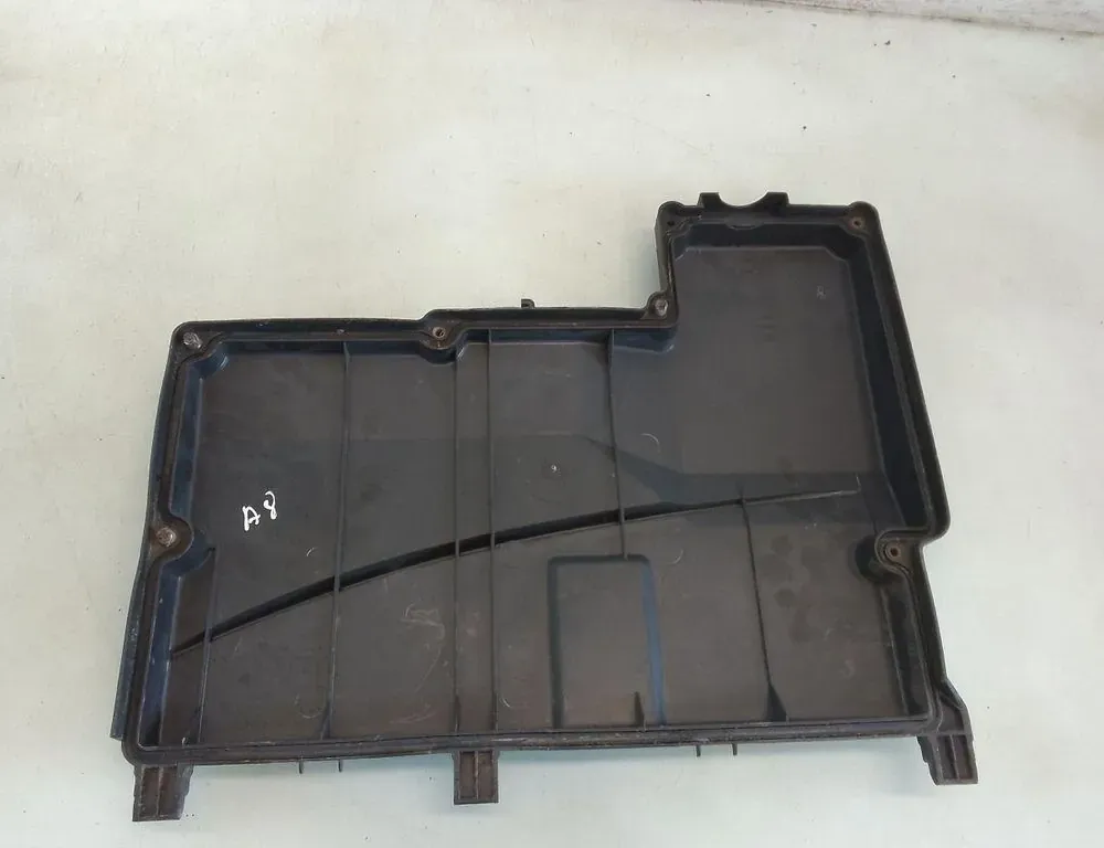 AUDI A8 D2/4D (1994-2002) Кришка блоку запобіжників 4D1937128 35096352