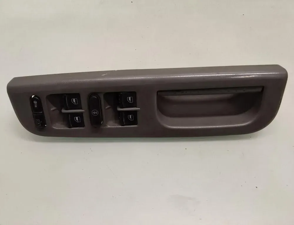 SKODA Octavia 1 generation (1996-2010) Панель передніх лівих дверей 35087990