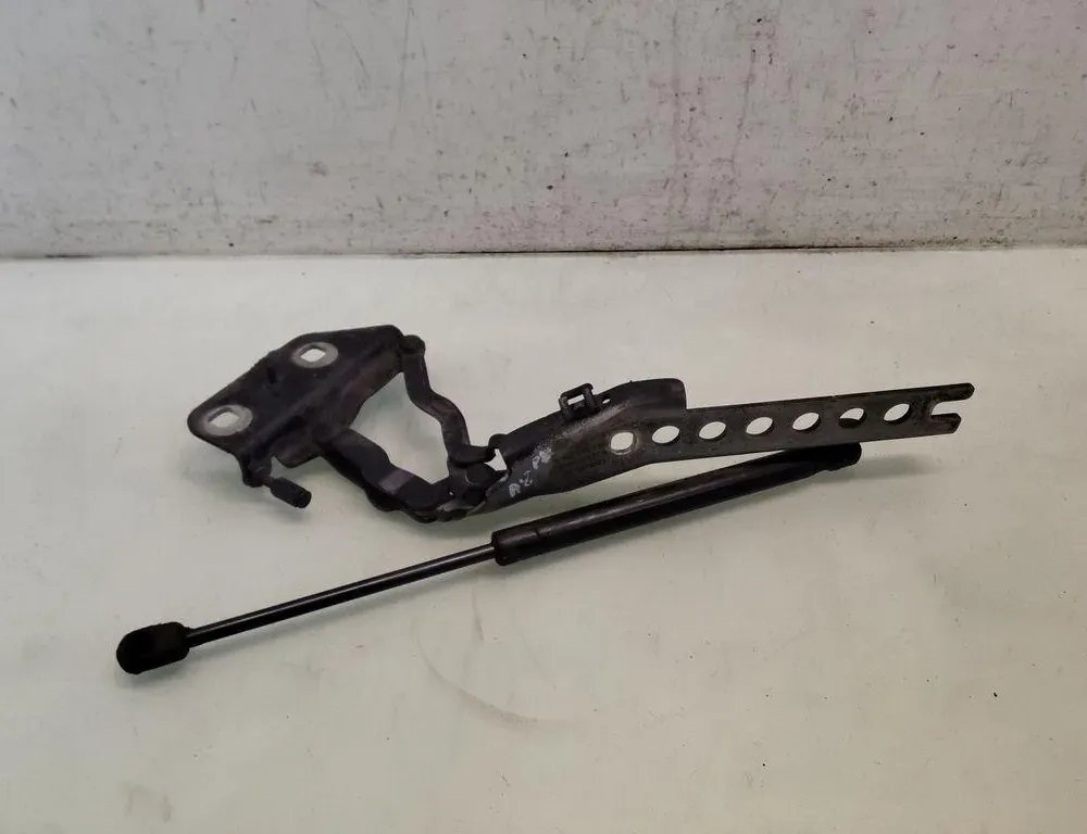 AUDI A8 D3/4E (2002-2010) Права петля капота 4E0823302 35097384