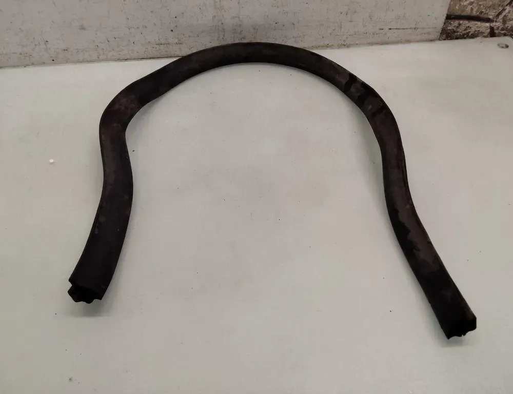 SEAT Ibiza 4 generation (2008-2017) Резина моторного відсіку 35098627