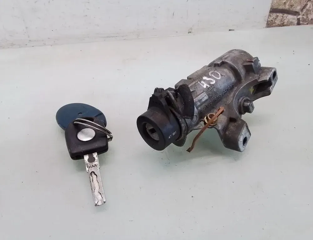 VOLKSWAGEN Golf 4 generation (1997-2006) Замок запалювання 4B0905851 35101042