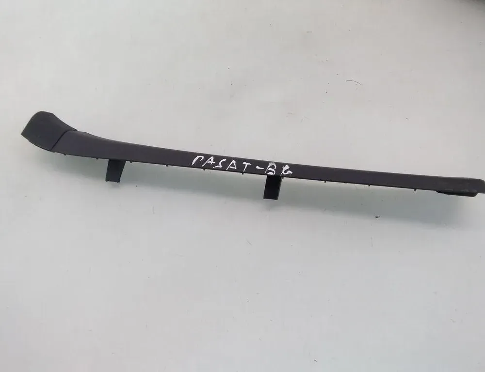 VOLKSWAGEN Passat B6 (2005-2010) Обшивка переднього правого порога 3C0868237 35099957