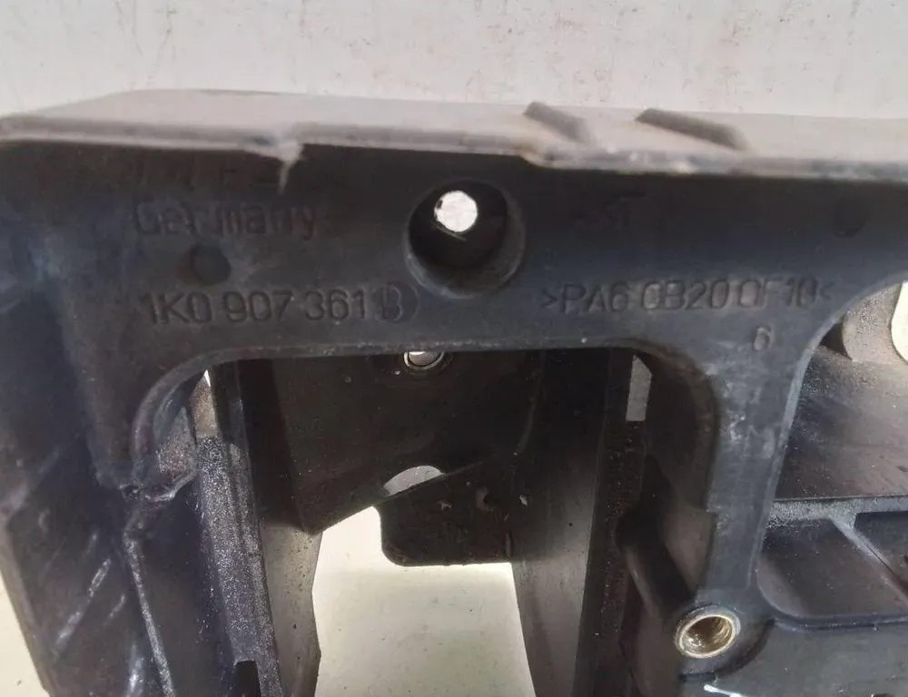 SEAT Altea 1 generation (2004-2013) Кришка блоку запобіжників 1K0907361B 35085165