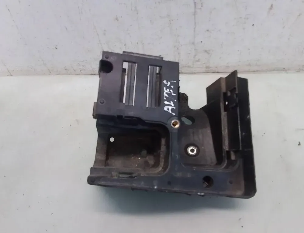 SEAT Altea 1 generation (2004-2013) Кришка блоку запобіжників 1K0907361B 35085165