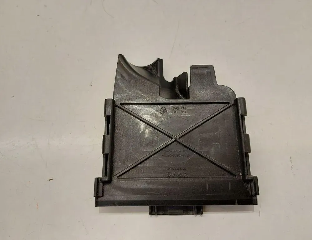 VOLKSWAGEN Passat B8 (2014-2023) Кришка блоку запобіжників 5Q0927165D 34329893