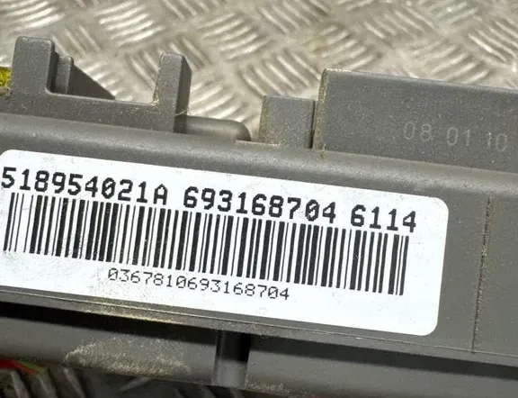 BMW X5 E70 (2006-2013) Блок запобіжників 693168704,0367810693168704,518954021A 35103287