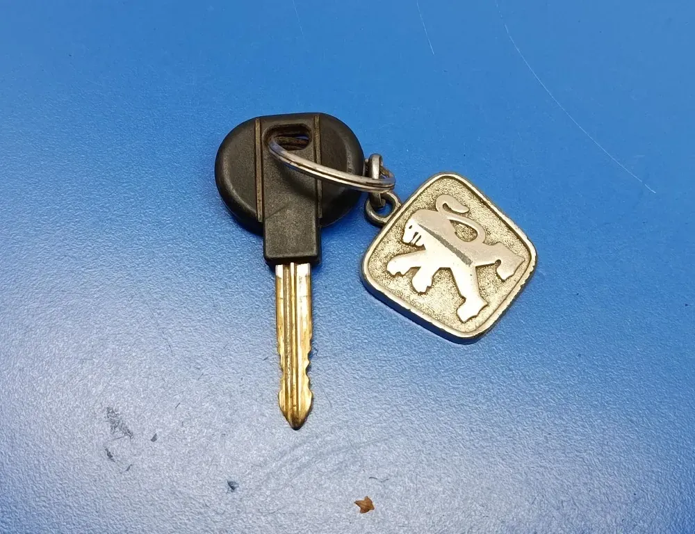 PEUGEOT Partner 1 generation (1996-2012) Кришка паливного баку 35102401