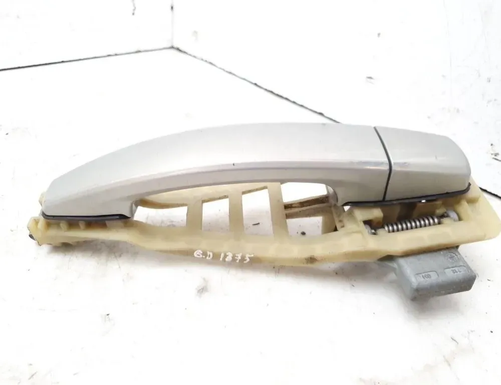 OPEL Vectra C (2002-2005) Зовнішня ручка задніх правих дверей Z167 33345654