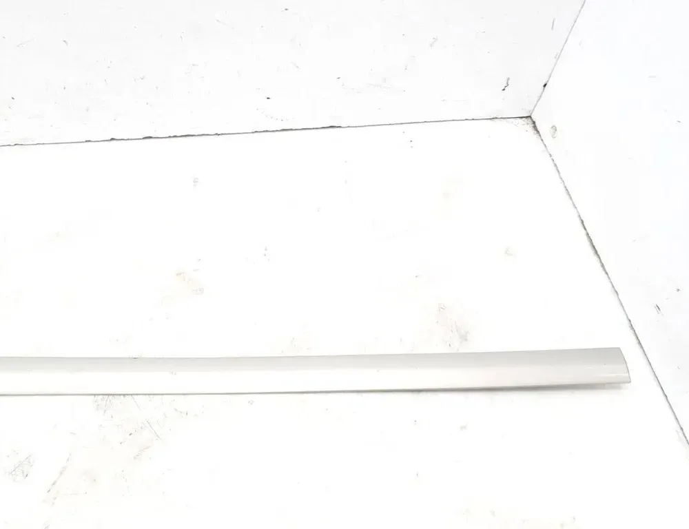 OPEL Vectra C (2002-2005) Молдинг двери передний правый 13101649 33346176