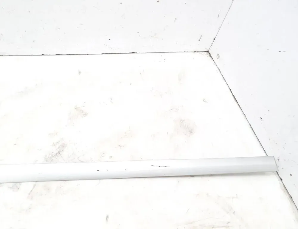 OPEL Vectra C (2002-2005) Молдинг передней левой двери 13101648 33346304