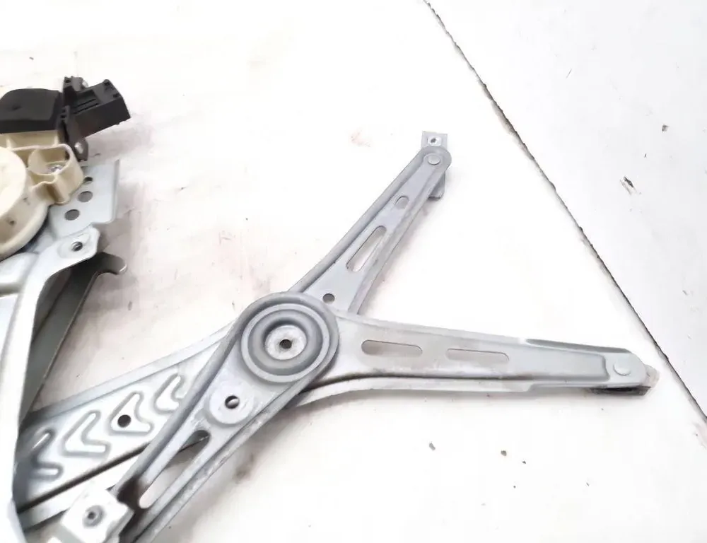 OPEL Vectra C (2002-2005) Регулятор вікна лівої передньої двері 106047XXX,0130822011 33347116