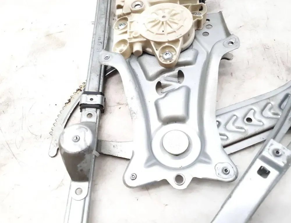 OPEL Vectra C (2002-2005) Регулятор вікна лівої передньої двері 106047XXX,0130822011 33347116