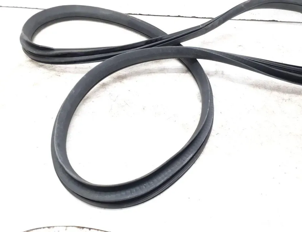 MERCEDES-BENZ C-Class W205/S205/C205 (2014-2023) Гумовий ущільнювач передніх лівих дверей A2056970051 33441939