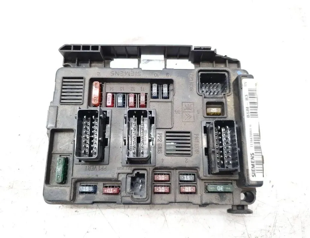 CITROËN C3 1 generation (2002-2010) Блок предохранителей 9643498880 33511793