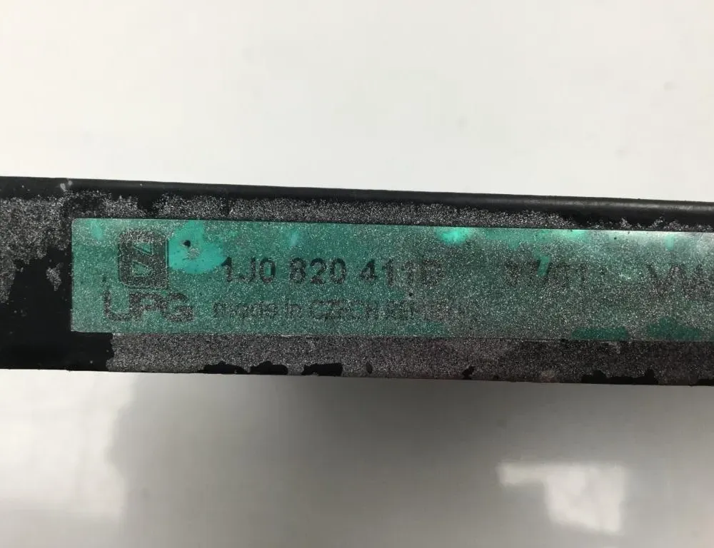 VOLKSWAGEN Golf 4 generation (1997-2006) Радиатор кондиционера 1J0820411D 32902443