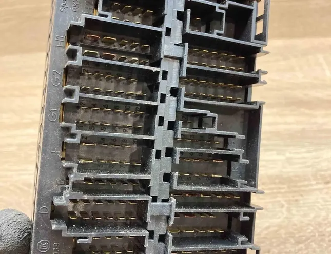 VOLKSWAGEN Transporter T4 (1990-2003) Блок запобіжників 357937039,Fuse 34381993