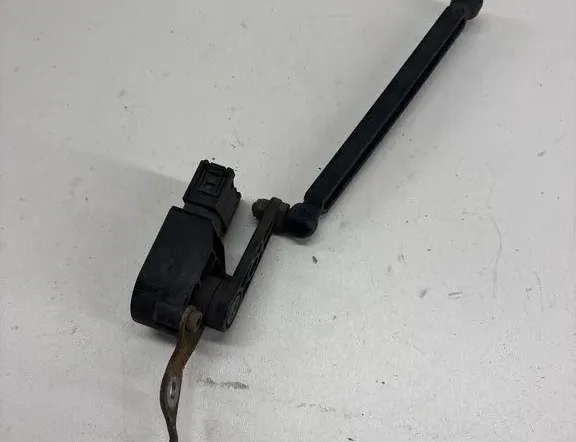 BMW 3 Series F30/F31 (2011-2020) Передній правий датчик рівня 6860843 35050456