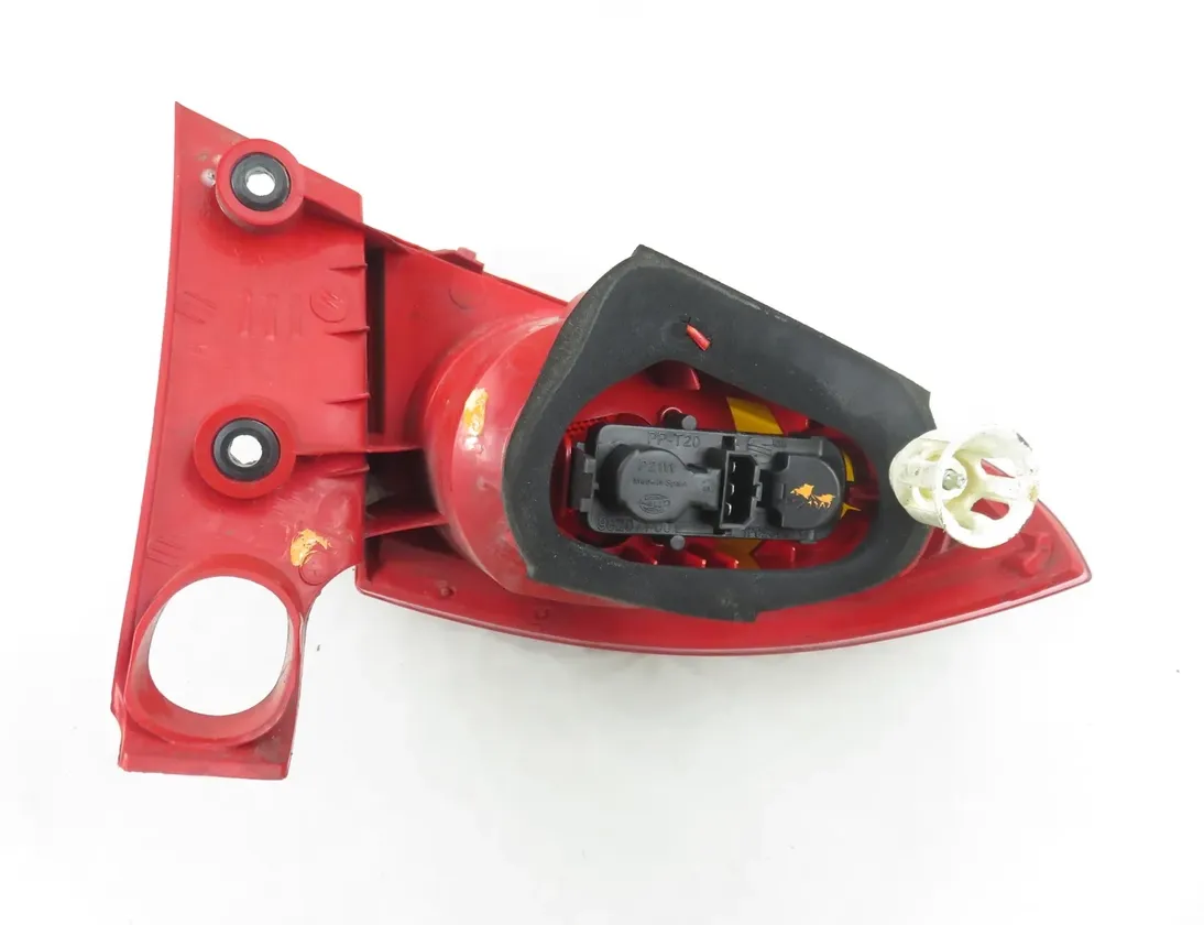 SEAT Leon 2 generation (2005-2012) Фонарь задний правый 35061004