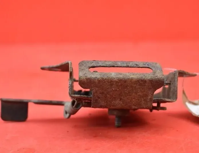 KIA Sportage 1 generation (1993-2006) Замок капота KIA 22106578