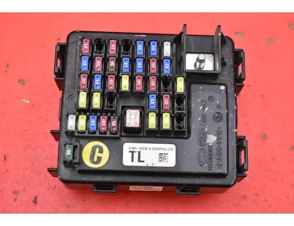 HYUNDAI Tucson 3 generation (2015-2021) Блок плавких запобіжників 91950-D3230 30009427