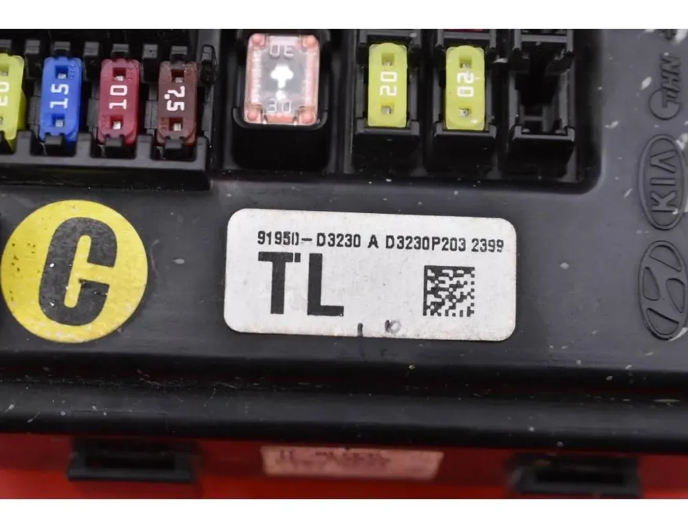 HYUNDAI Tucson 3 generation (2015-2021) Блок плавких запобіжників 91950-D3230 30009427