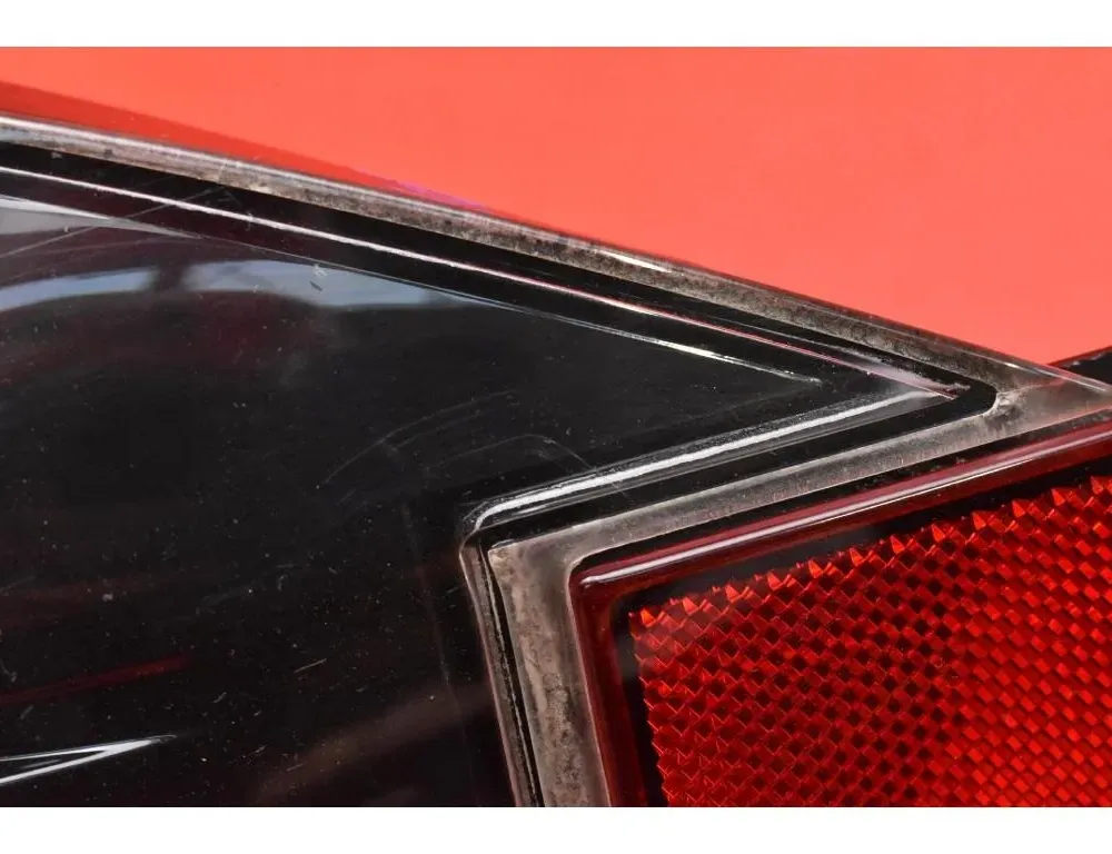 TESLA Model S 1 generation (2012-2024) Права задня фара 6005921-00-D 32463355