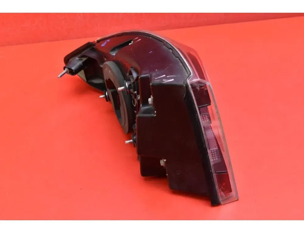 TESLA Model S 1 generation (2012-2024) Права задня фара 6005921-00-D 32463355