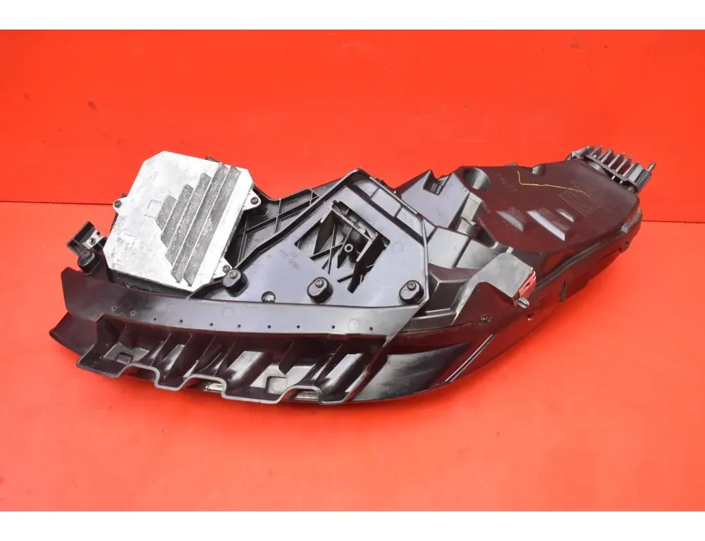 TESLA Model 3 1 generation (2017-2024) Фара передняя правая 1077376-30-B 33504123