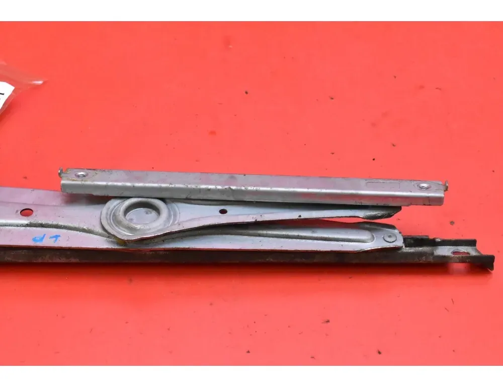 TOYOTA Corolla Verso 1 generation (2001-2009) Регулятор вікна лівої передньої двері 85720-0F030-B 35108670