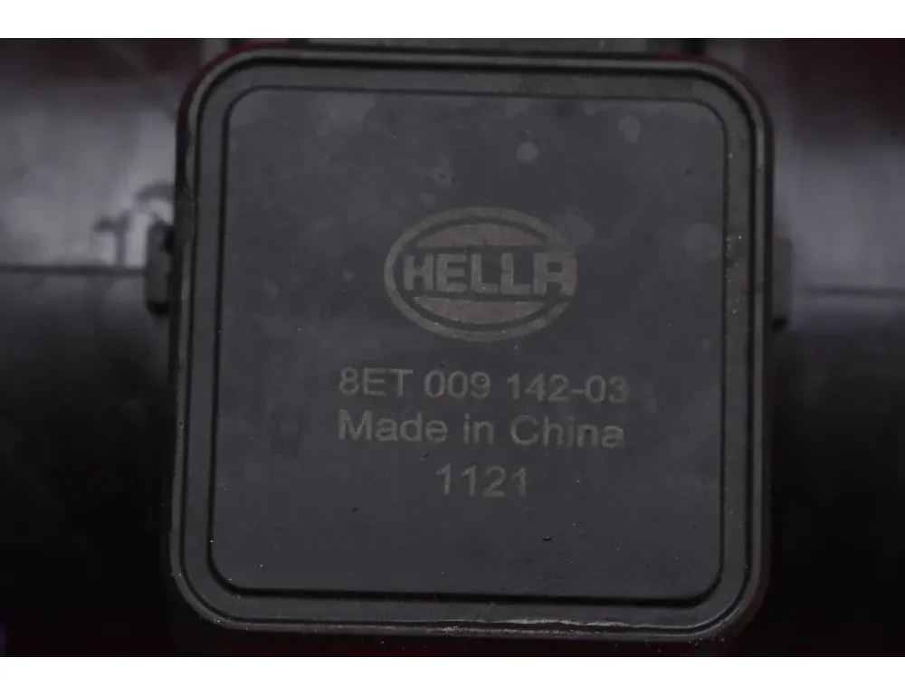 OPEL Vectra C (2002-2005) Датчик масового витоку повітря MAF 8ET009142-03 35108681