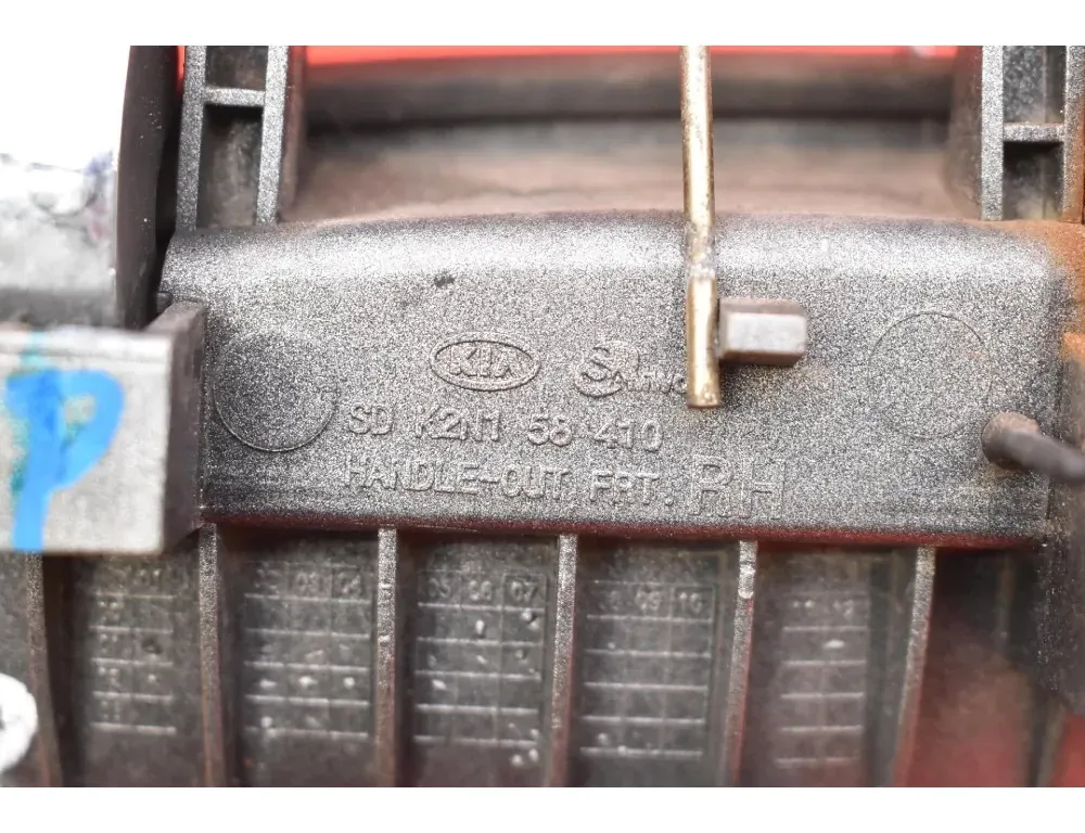 KIA Carens 4 generation (KY) (2022-2024) Наружная ручка передней правой двери K2N158410 35108535