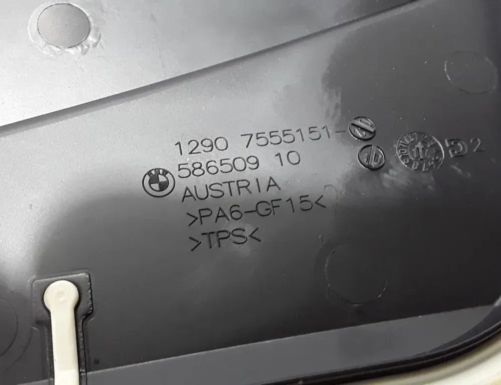 BMW 5 Series F10/F11 (2009-2017) Тримач блоку запобіжників 7555151,12907555151 22409308